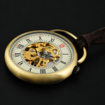 Orologio da tasca a quadrante aperto con numeri romani