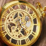 Orologio da tasca scheletrato dorato a carica manuale