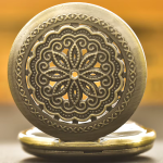 Orologio da taschino al quarzo con fiore traforato
