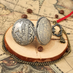 Orologio da taschino al quarzo con locomotiva e nappina