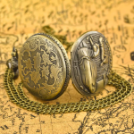 Orologio da taschino in bronzo con anatra