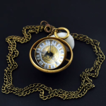 Orologio da taschino steampunk con vetro sferico