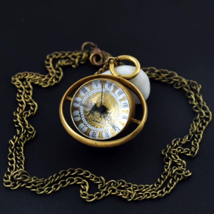 Orologio da taschino steampunk con vetro sferico